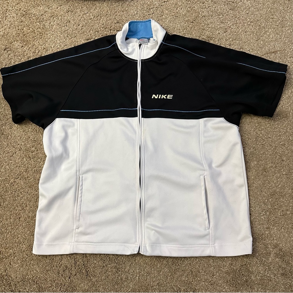 Men’s Nike short sleeve full zip top size XL
